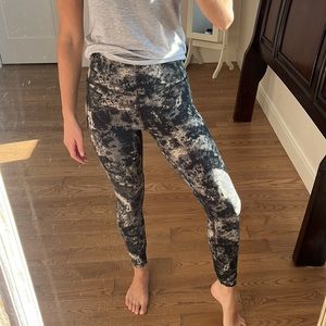 Under Armor leggings size medium